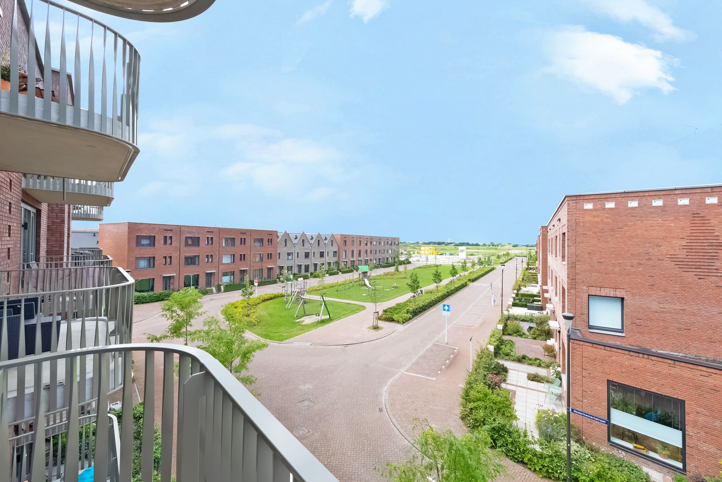 Photo 10 of Nederhemertstraat 41