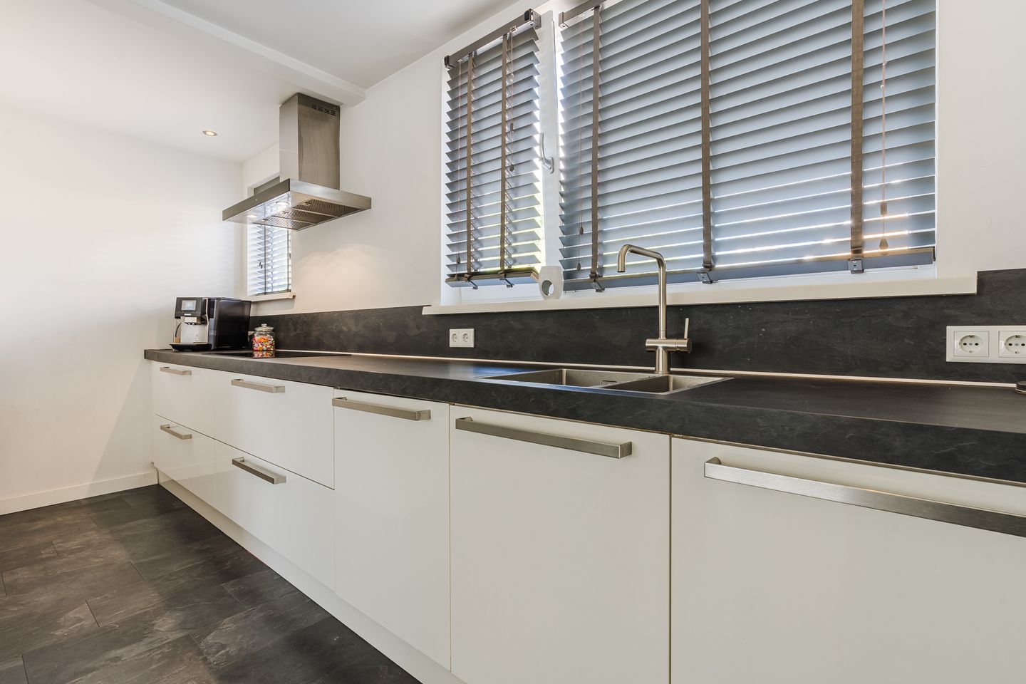 Foto 10 van Weth.Zonnenbergstraat 6