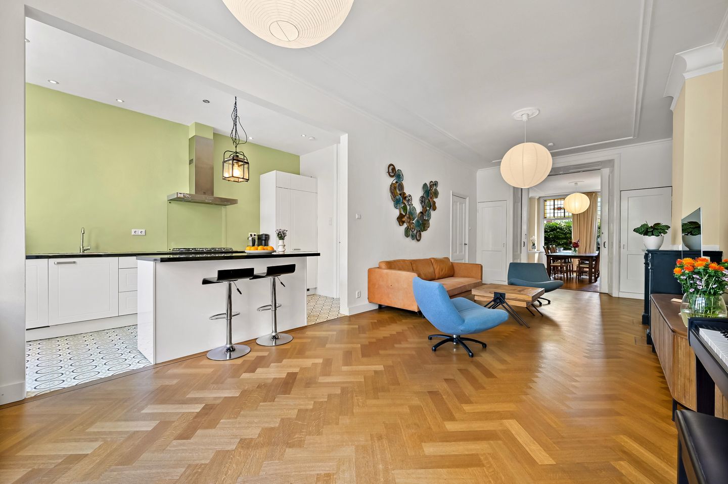 Photo 14 of Laan van Nieuw-Oost-Indië 166