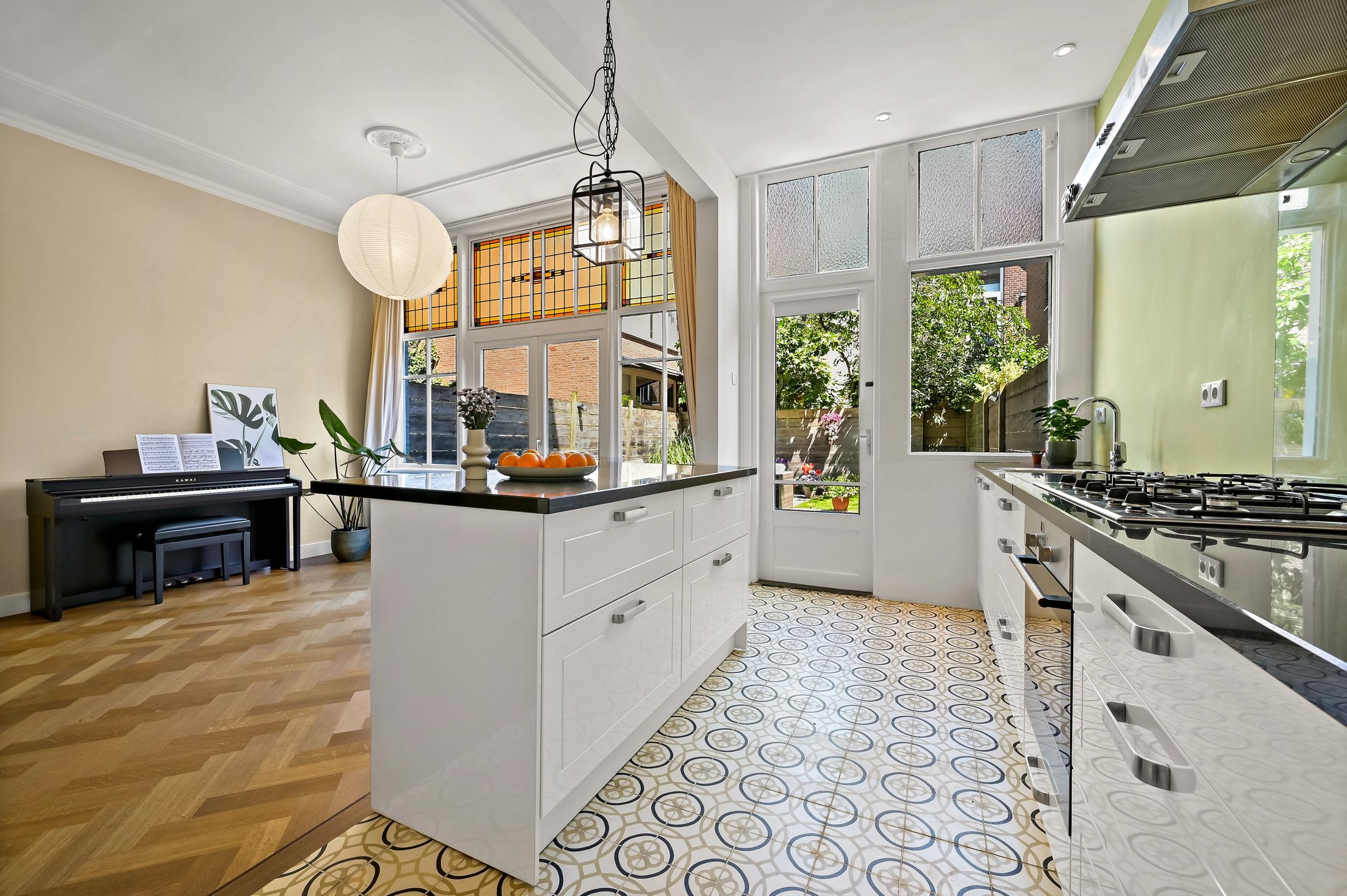 Photo 15 of Laan van Nieuw-Oost-Indië 166