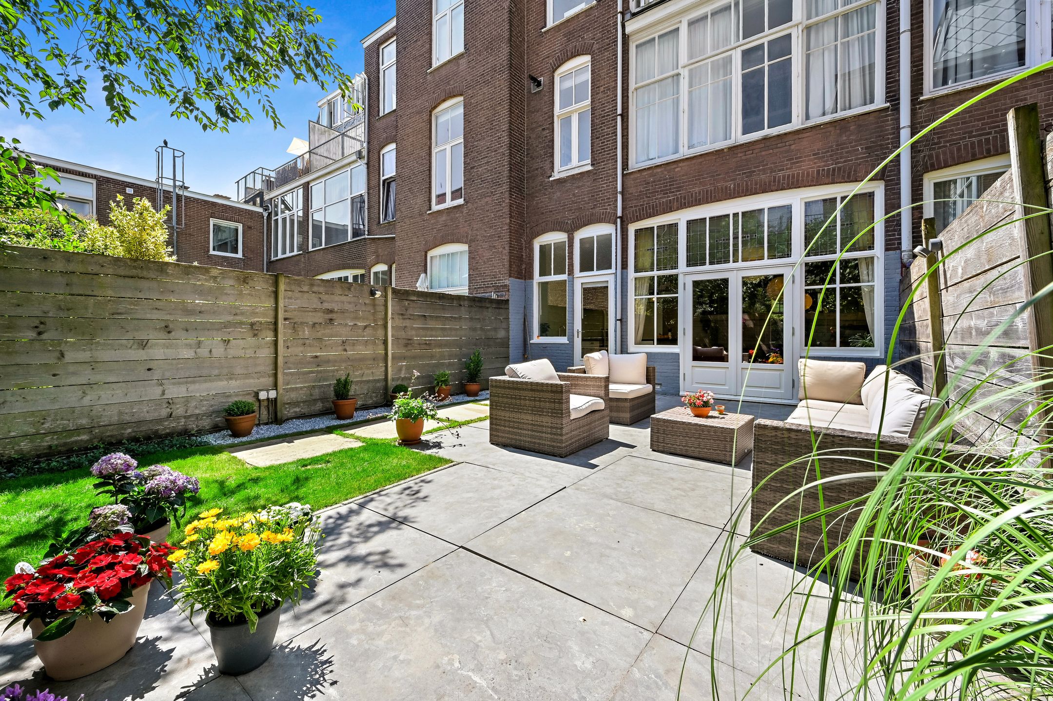 Photo 24 of Laan van Nieuw-Oost-Indië 166