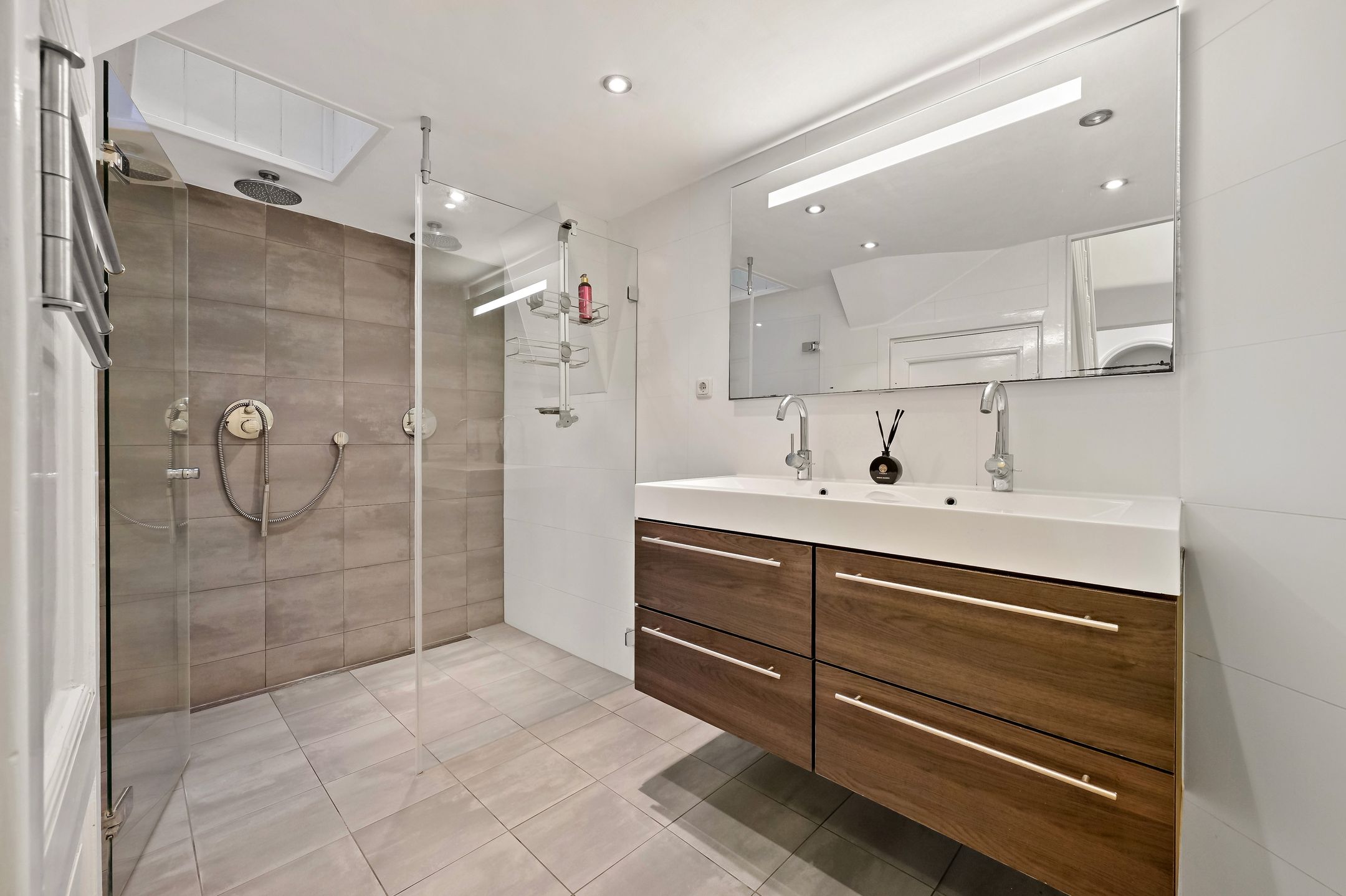 Photo 30 of Laan van Nieuw-Oost-Indië 166