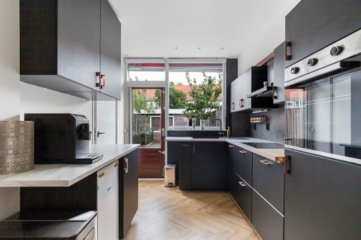 Foto 13 van Haagdoornstraat 57