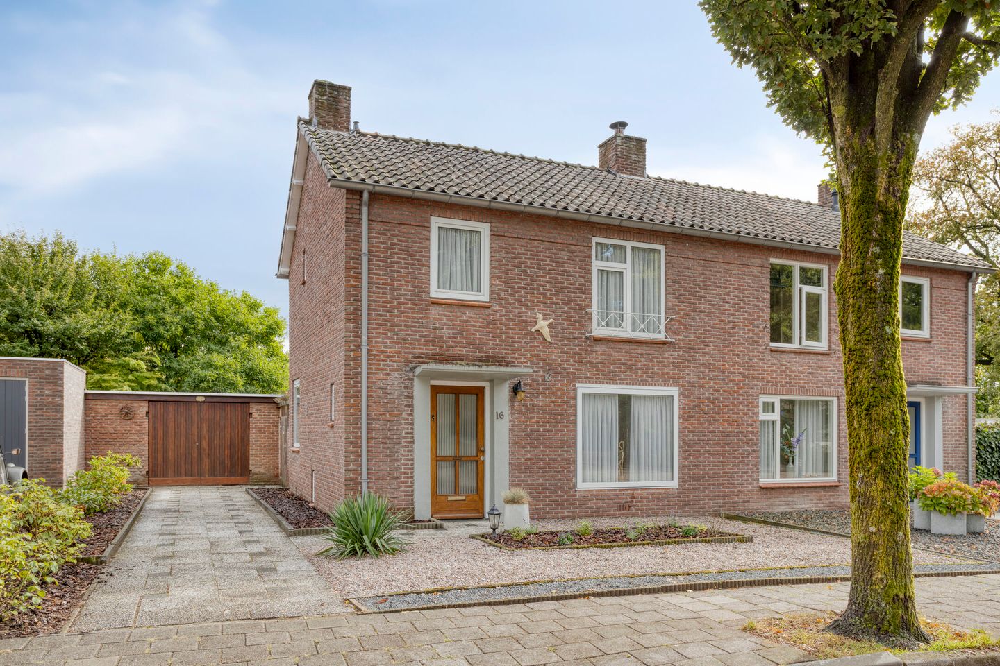 Foto 1 van Nachtegaallaan 16