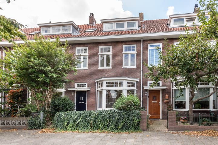 Photo 4 of Van Nesstraat 79