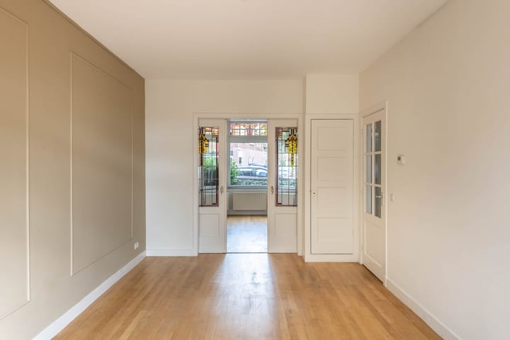 Photo 11 of Van Nesstraat 79