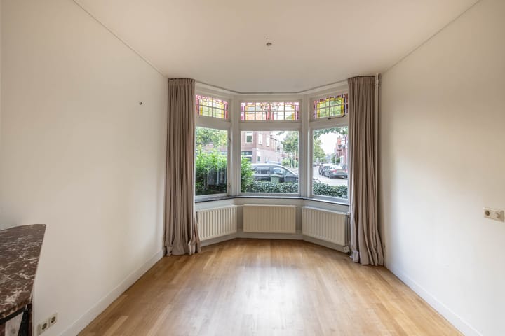 Photo 12 of Van Nesstraat 79