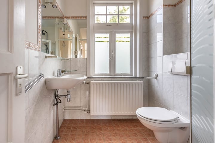 Photo 28 of Van Nesstraat 79