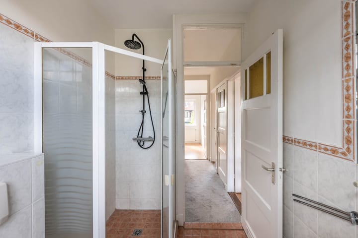 Photo 29 of Van Nesstraat 79