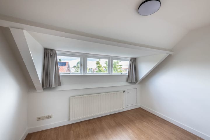 Photo 33 of Van Nesstraat 79