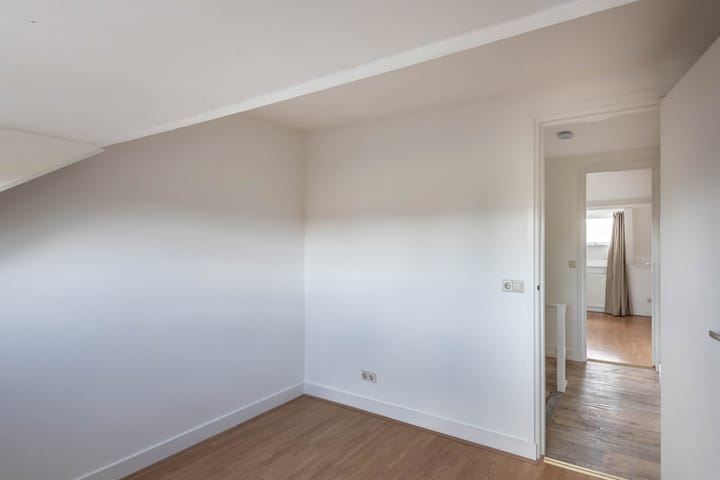 Photo 34 of Van Nesstraat 79