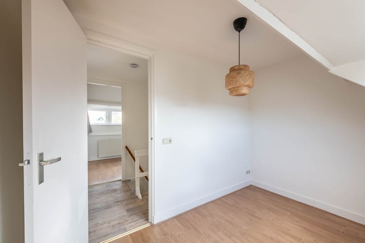 Photo 37 of Van Nesstraat 79