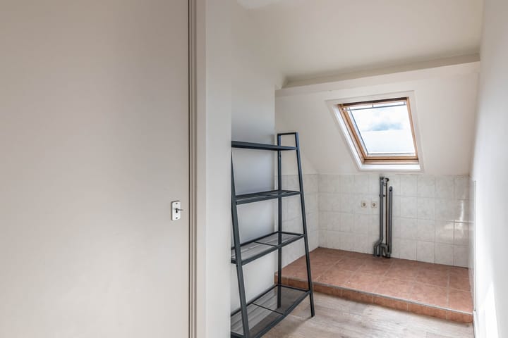 Photo 38 of Van Nesstraat 79