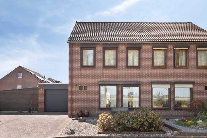 Photo 5 of Trompstraat 35