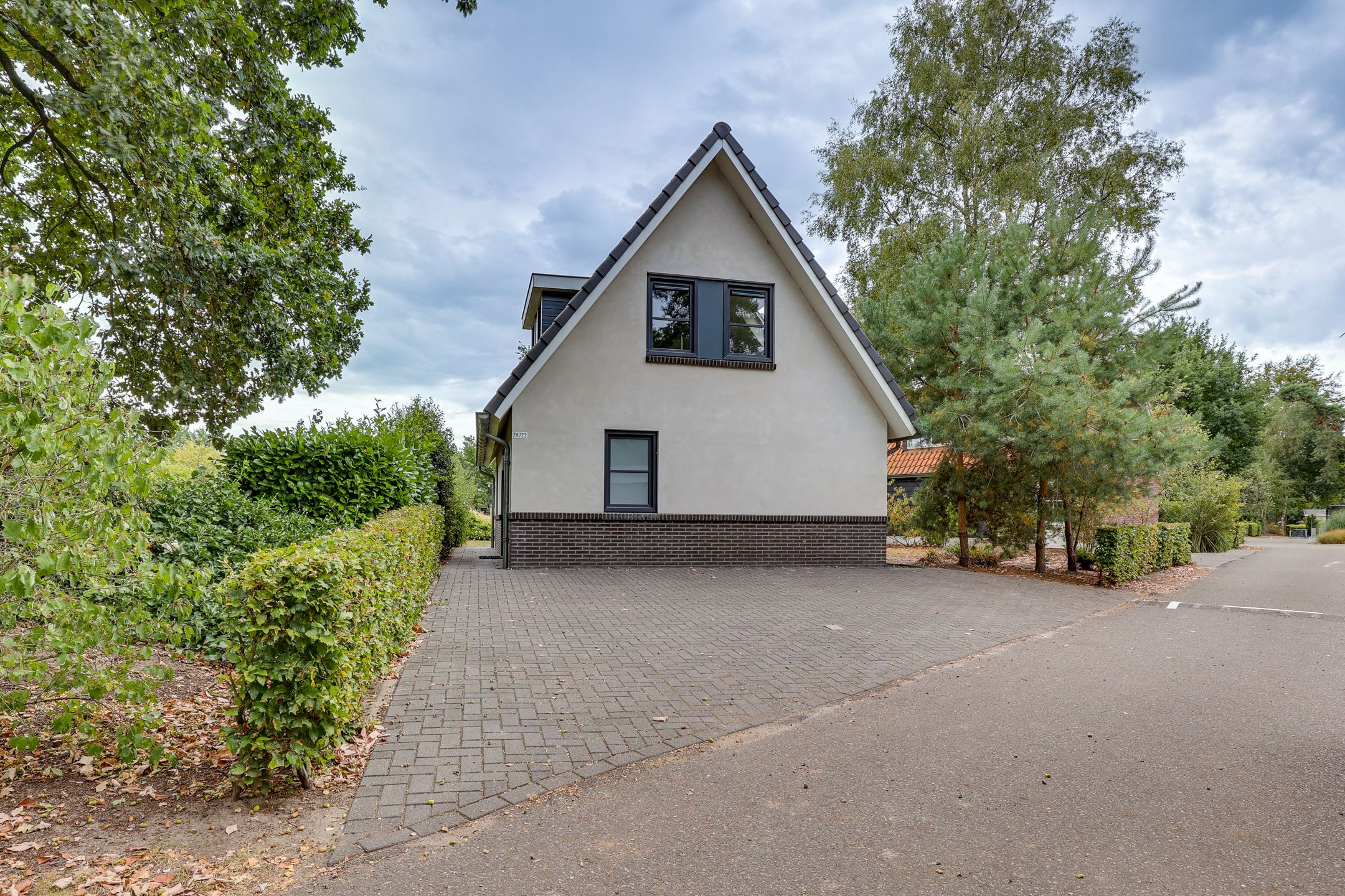 4-bedroom freehold villa in Lochem — photo 1 of 5