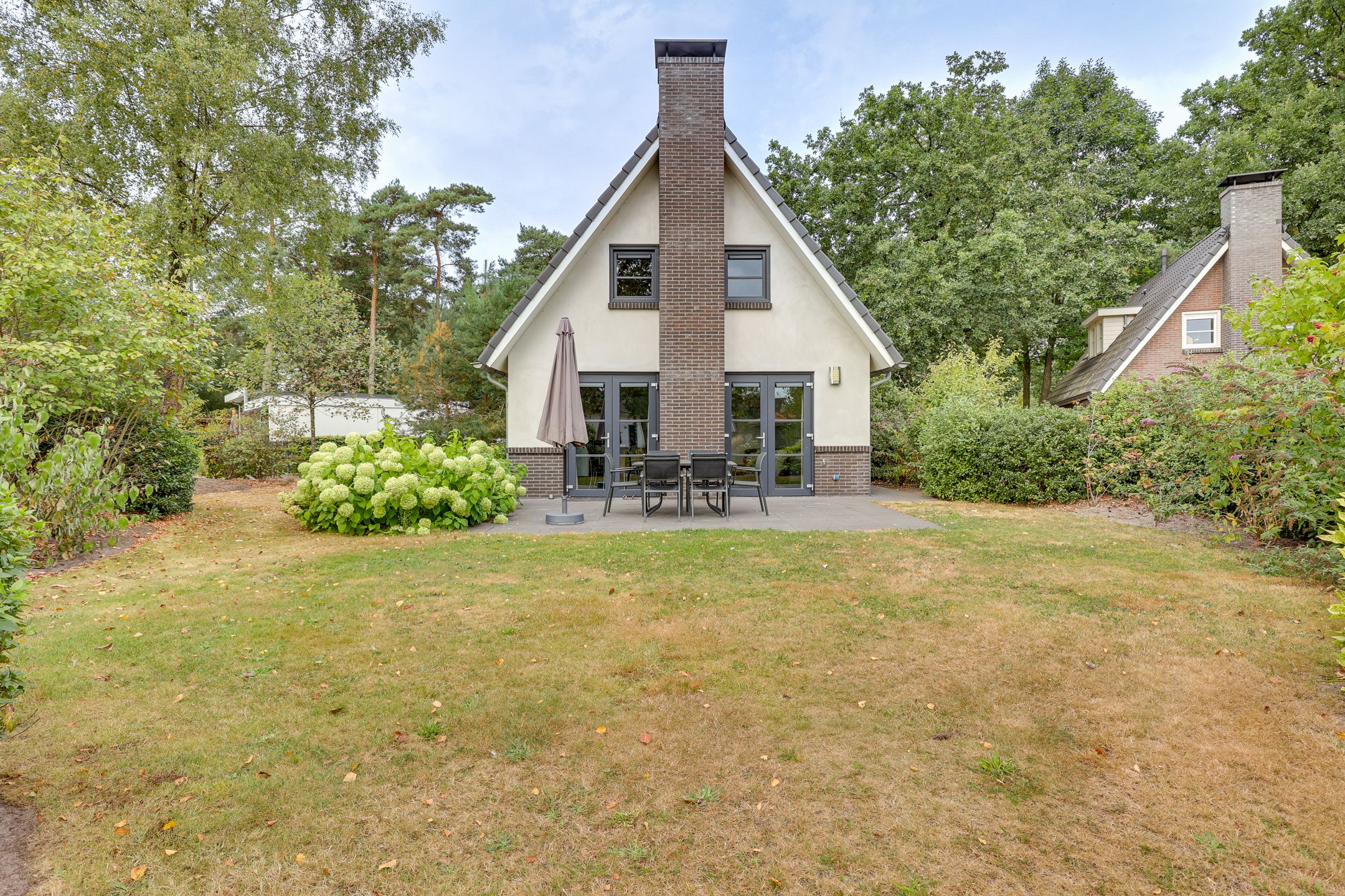 4-bedroom freehold villa in Lochem — photo 2 of 5