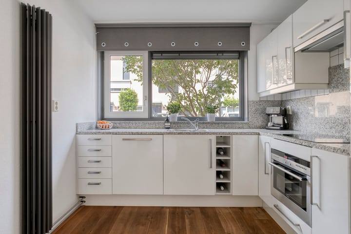 Photo 6 of Hooftstraat 27