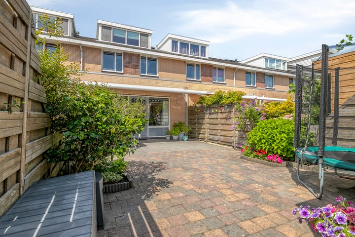 Photo 11 of Hooftstraat 27