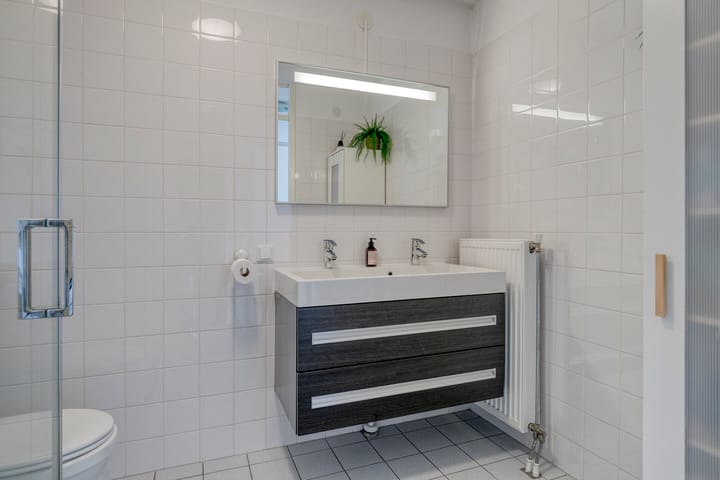 Photo 18 of Hooftstraat 27