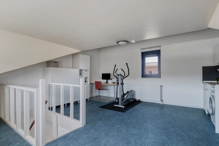 Photo 25 of Hooftstraat 27