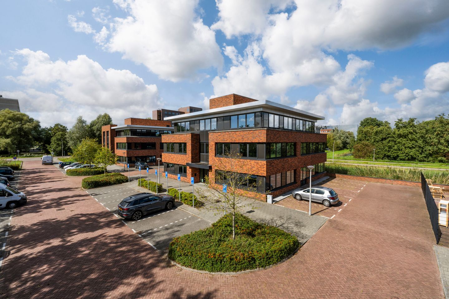 Bekijk foto 3 van Veteranenlaan 3