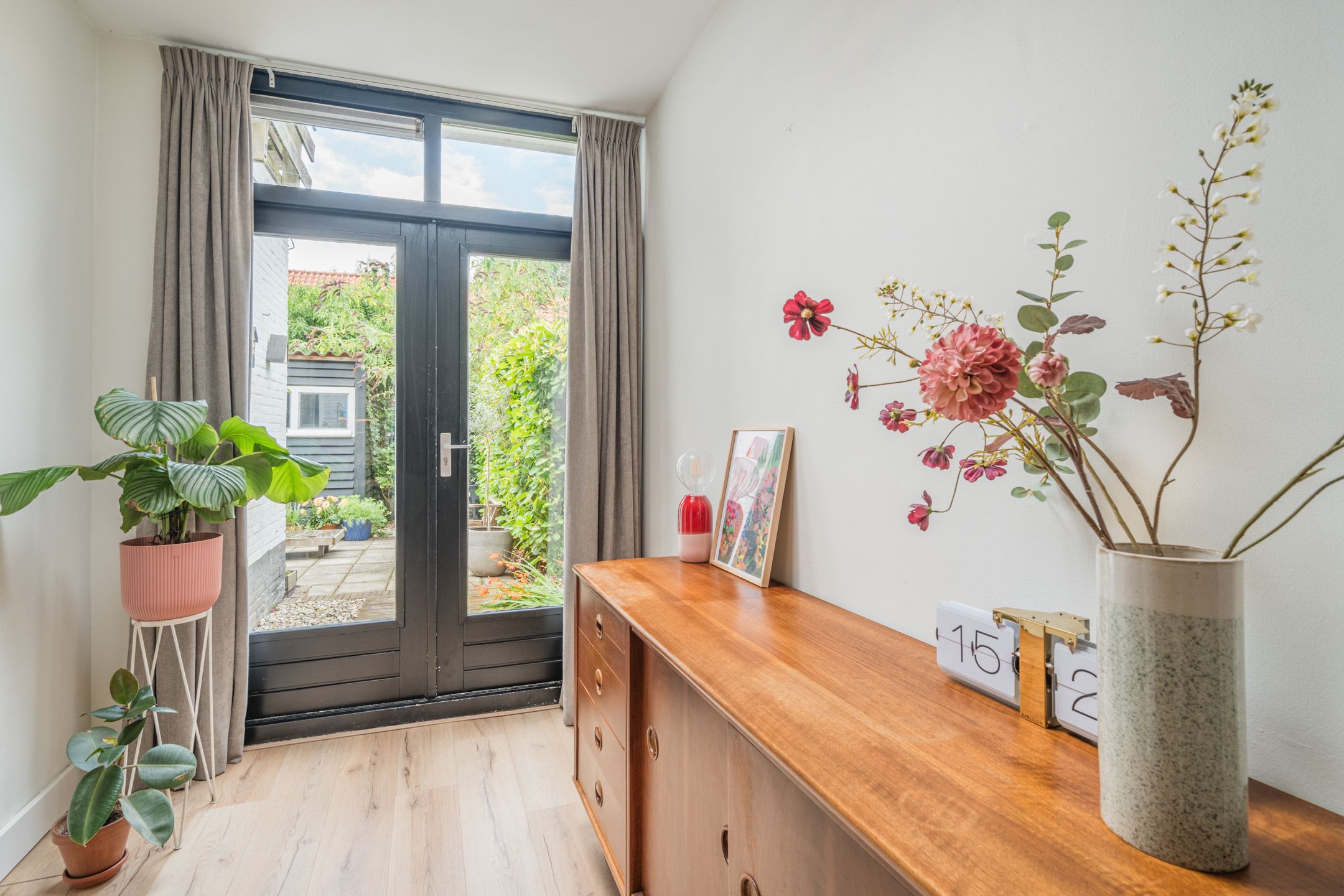 Photo 12 of Linnaeusstraat 38