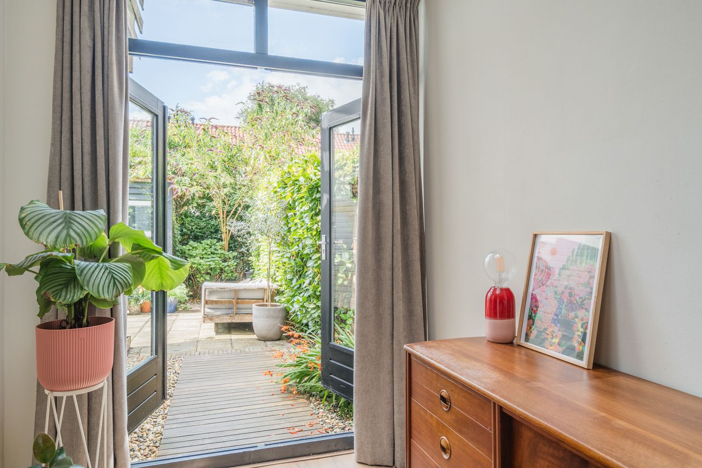 Photo 20 of Linnaeusstraat 38