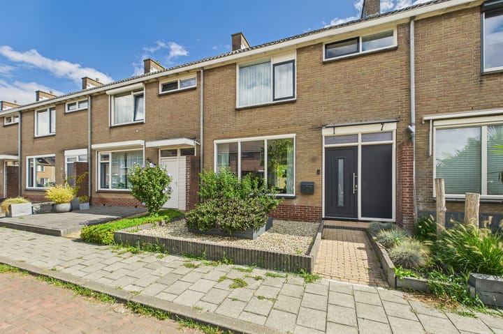 Foto 6 van Dolfijnstraat 57