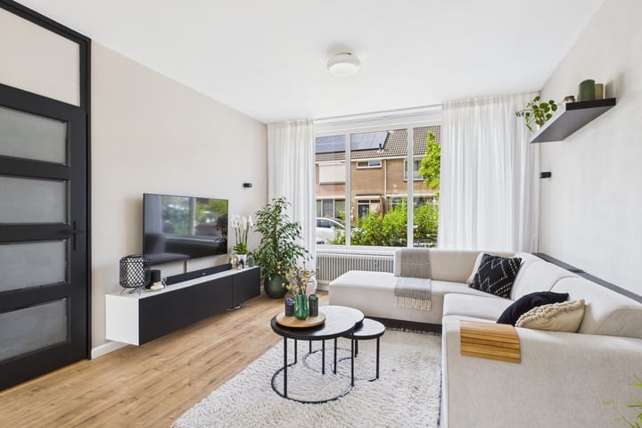 Foto 12 van Dolfijnstraat 57