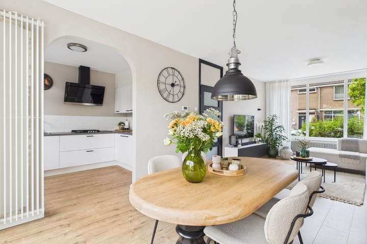 Foto 19 van Dolfijnstraat 57