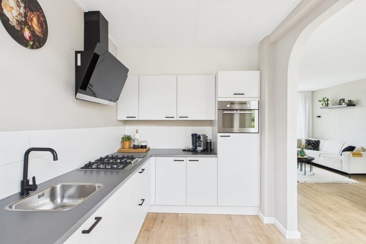 Foto 23 van Dolfijnstraat 57