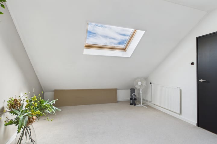 Foto 42 van Dolfijnstraat 57