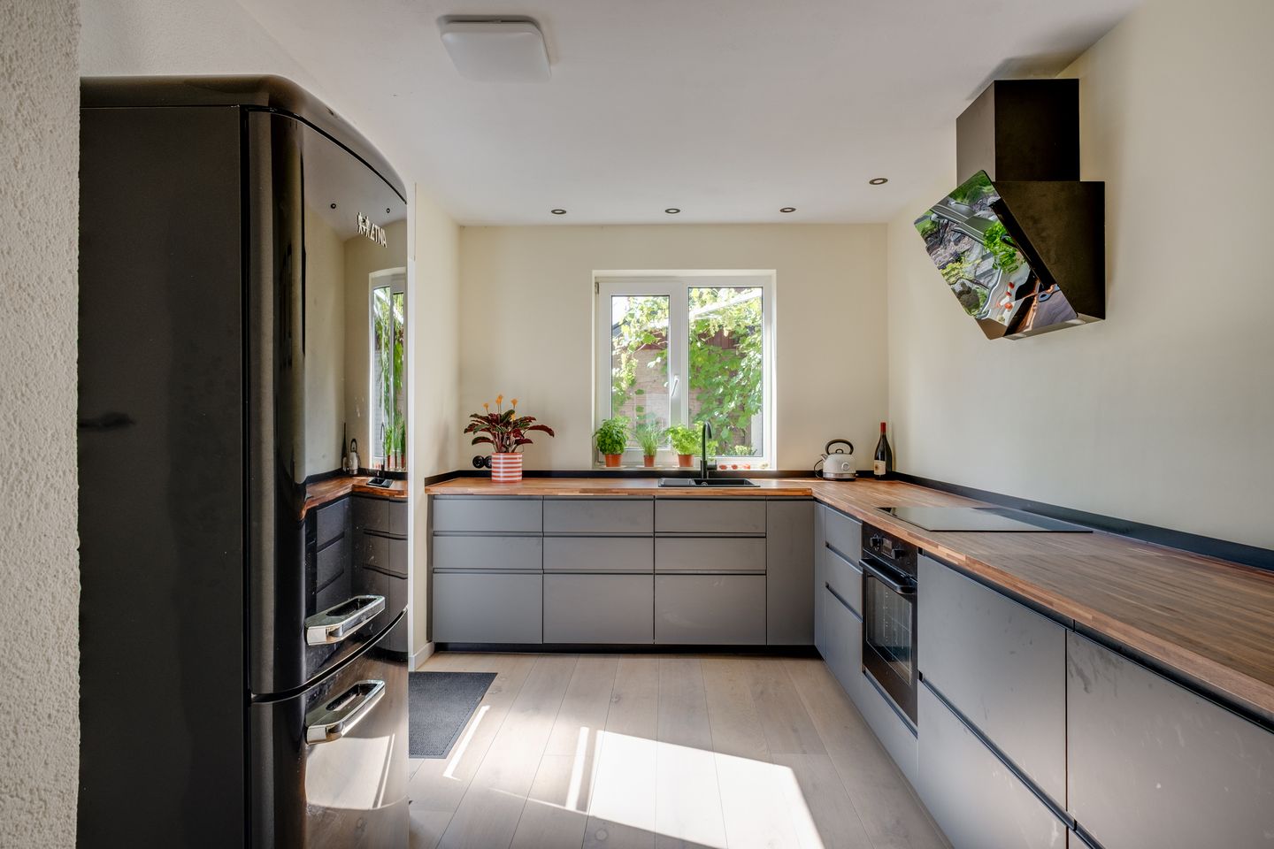 Foto 20 van Heukelenseweg 14