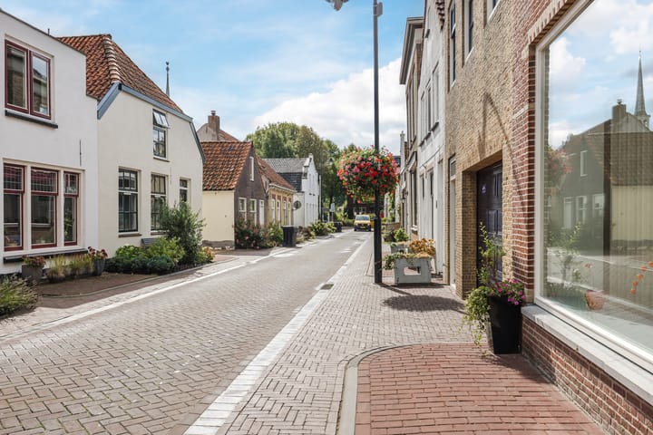 Photo 8 of Voorstraat 10