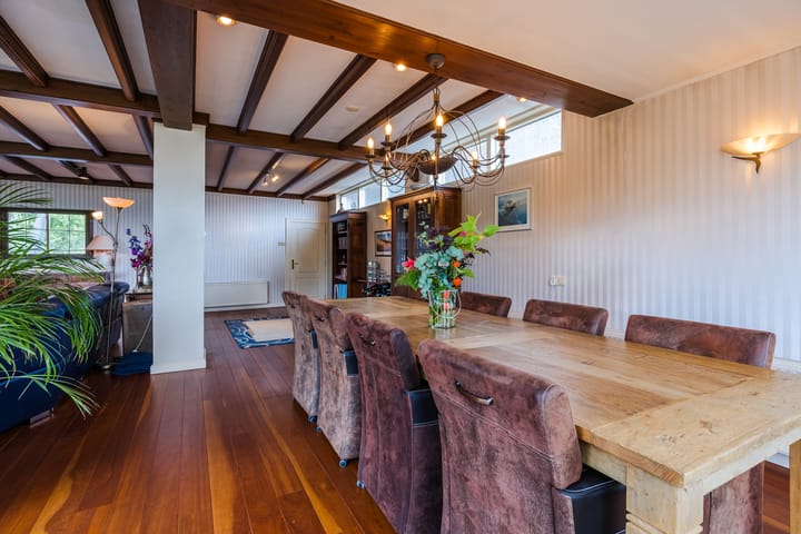 Photo 17 of Voorstraat 10