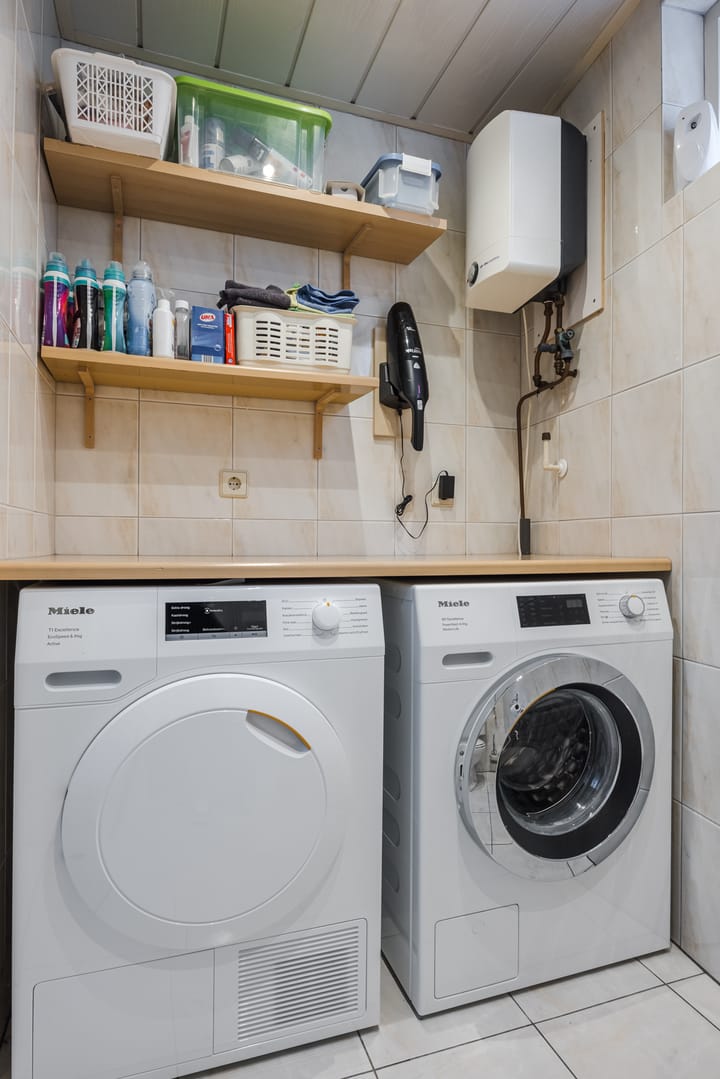 Photo 23 of Voorstraat 10