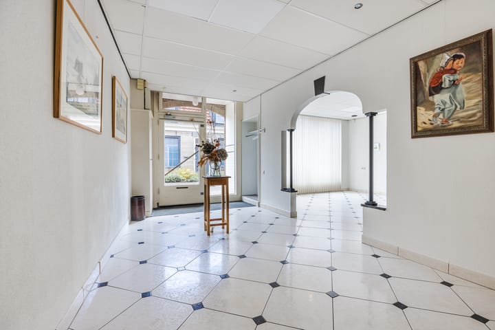 Photo 25 of Voorstraat 10