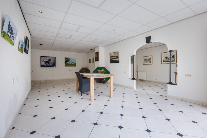 Photo 27 of Voorstraat 10