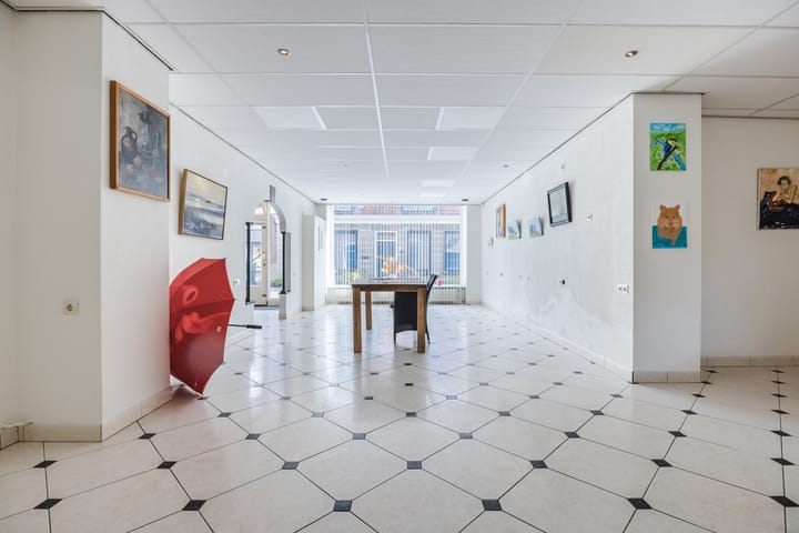 Photo 29 of Voorstraat 10