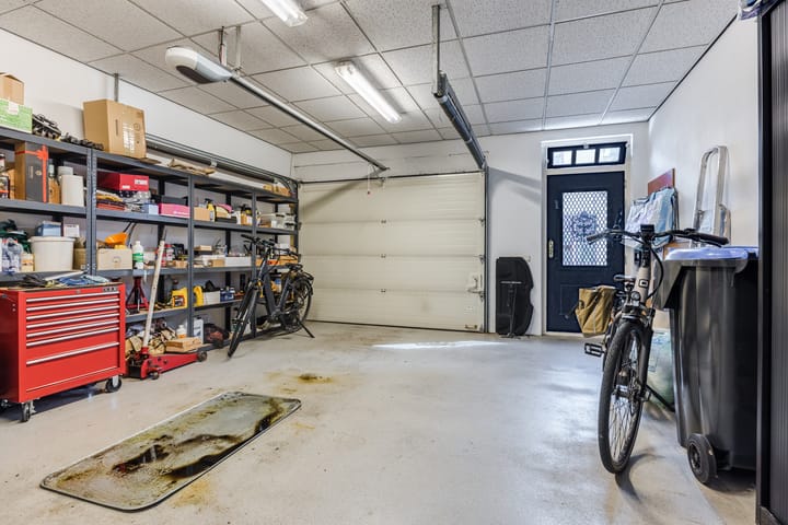 Photo 35 of Voorstraat 10