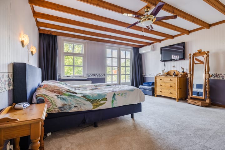 Photo 42 of Voorstraat 10