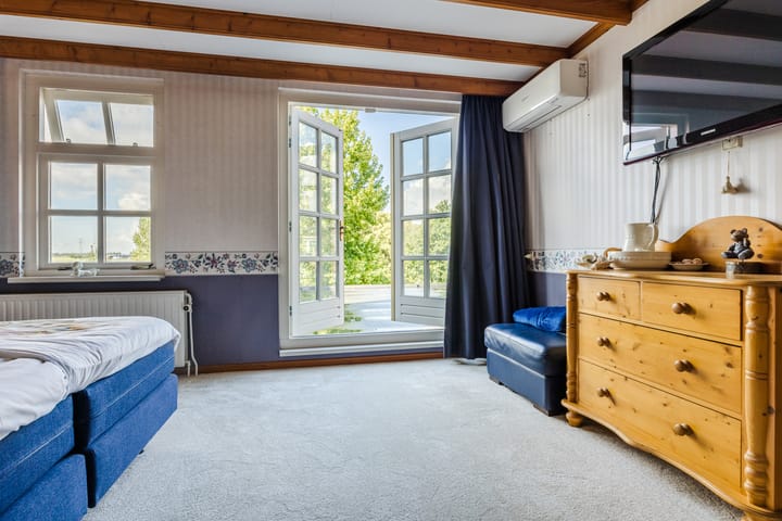 Photo 43 of Voorstraat 10