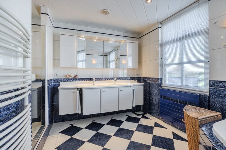 Photo 52 of Voorstraat 10