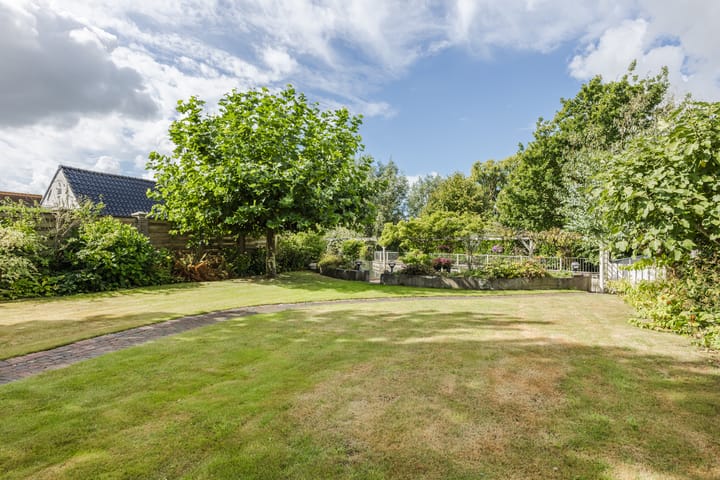 Photo 71 of Voorstraat 10