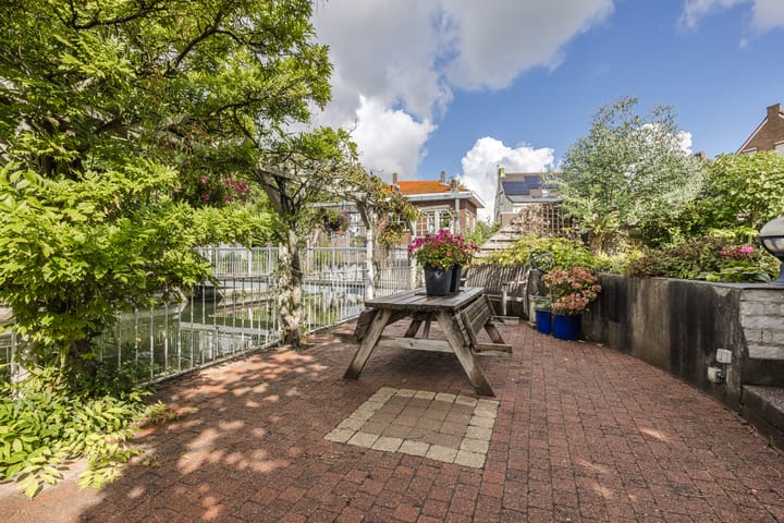 Photo 73 of Voorstraat 10