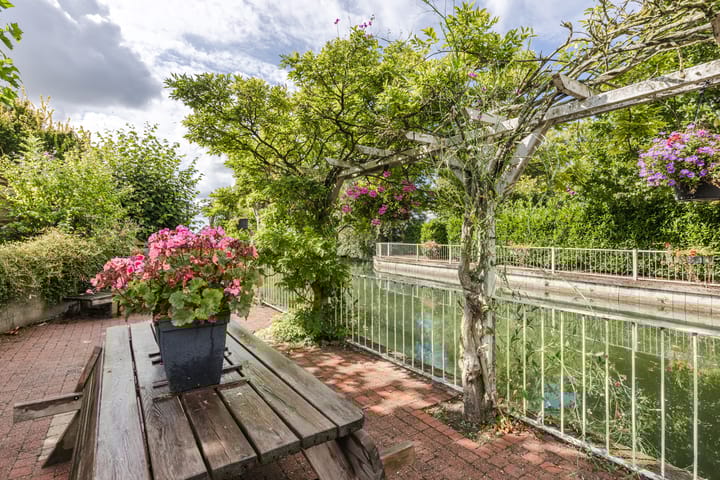 Photo 74 of Voorstraat 10