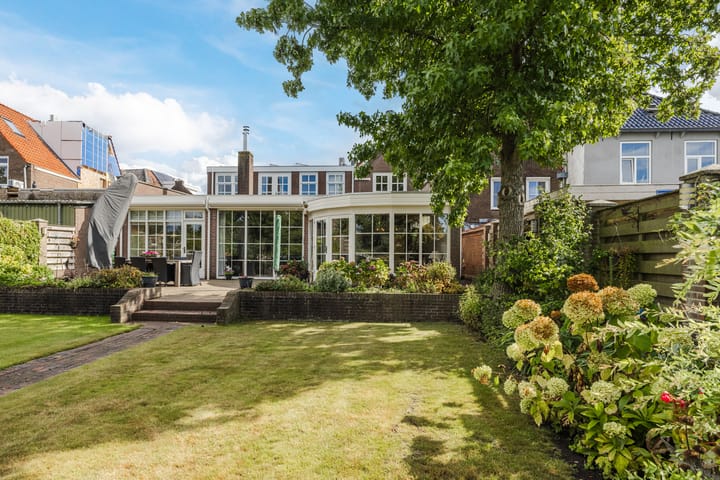 Photo 79 of Voorstraat 10