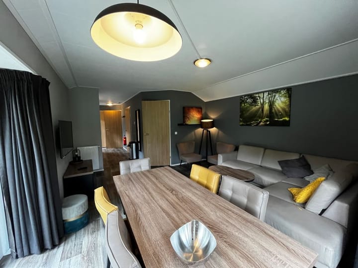 Foto 2 van Arnhemseweg 100-106