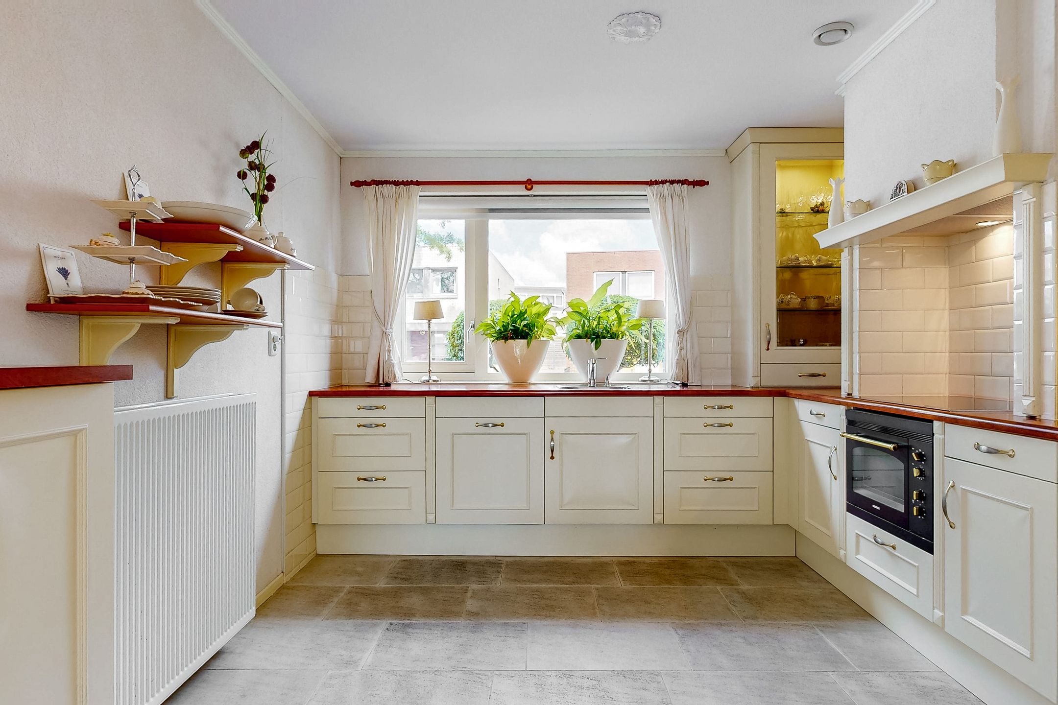 Foto 3 van Rode Ring 187