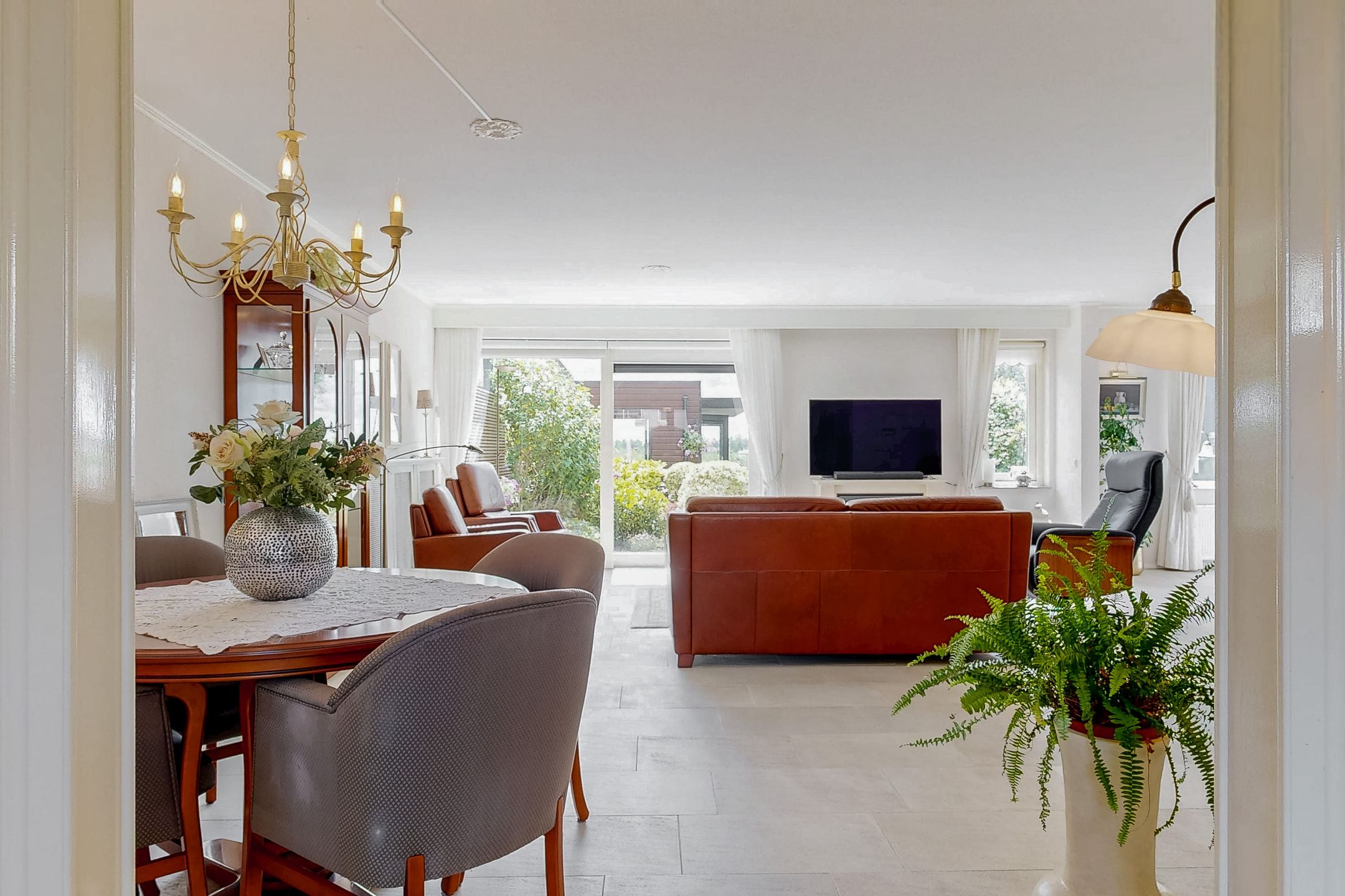 Foto 15 van Rode Ring 187